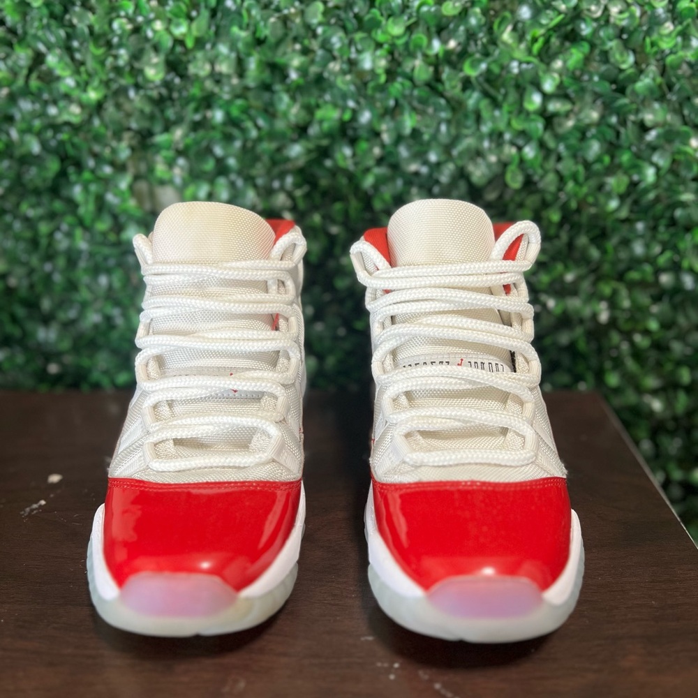 Jordan 11 cherry 2022